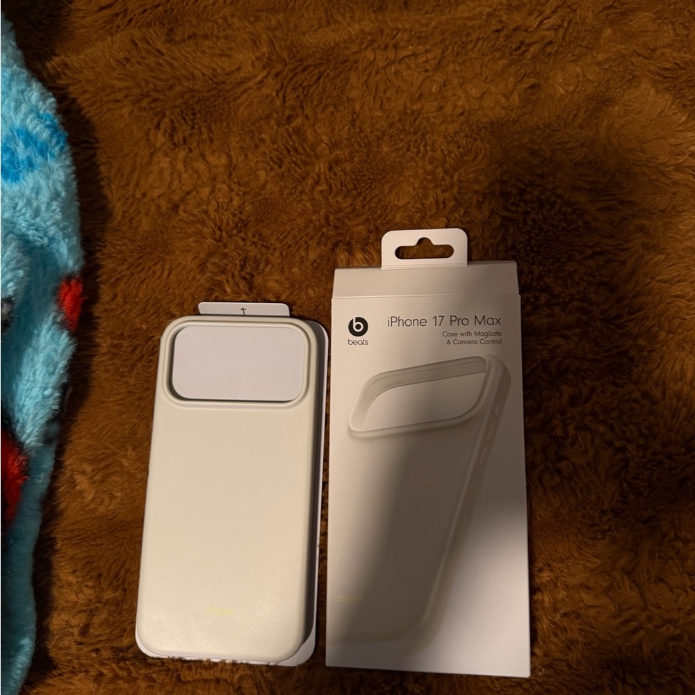 iPhone 17 Pro Max Case with MagSafe beats limestone